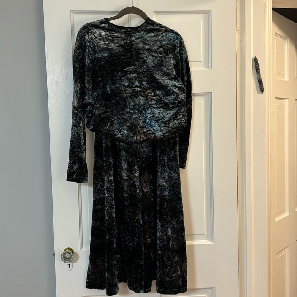 Crushed velour skirt and top set